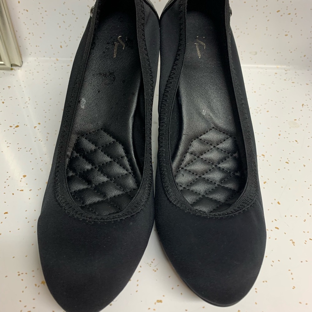 Simply Vera,Vera Wang size 7M. 3inch heel wedge